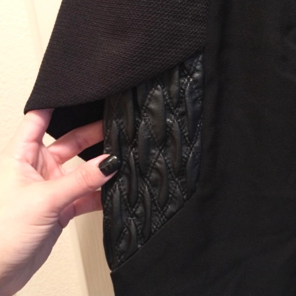 CAMEO Dress - Picture 10 of 11